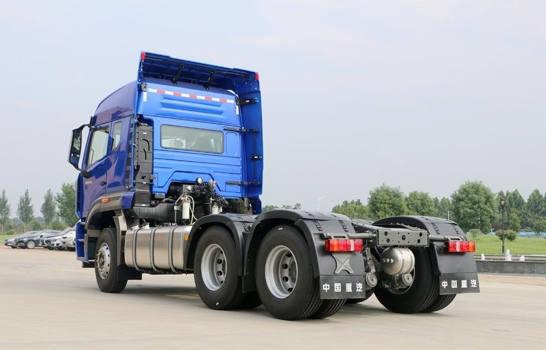 Camiones resistentes del tractor de la cabeza del remolque de Sinotruk HOWO del motor principal de 371HP 6X4