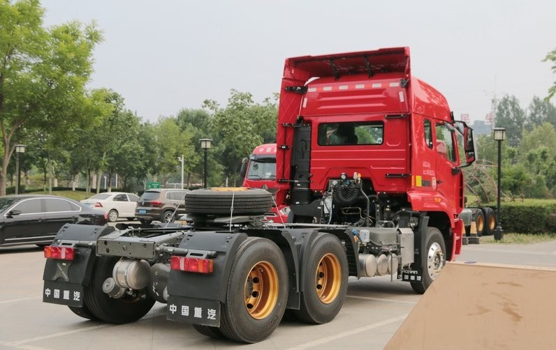 Camión remolque con remolque de tractor Howo para la venta